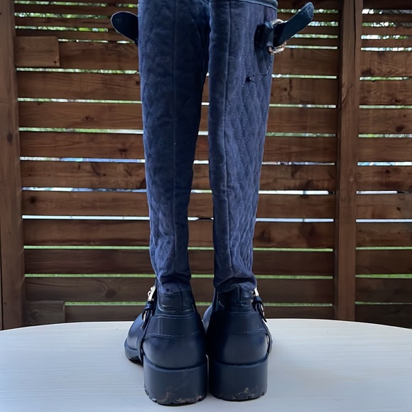 Navy two-tone boots with velvet detail and gold buckles - Picture 3 of 4